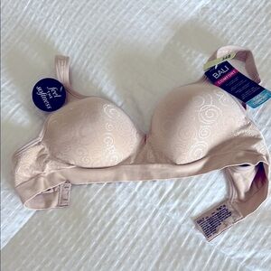 NWT - Bali Women's Cream Bra, 34B.